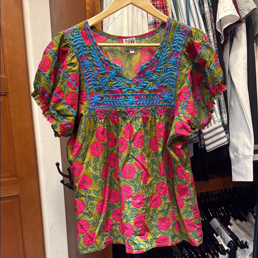 NWOT-Sister Mary Embroidered Floral Print Blouse-XS